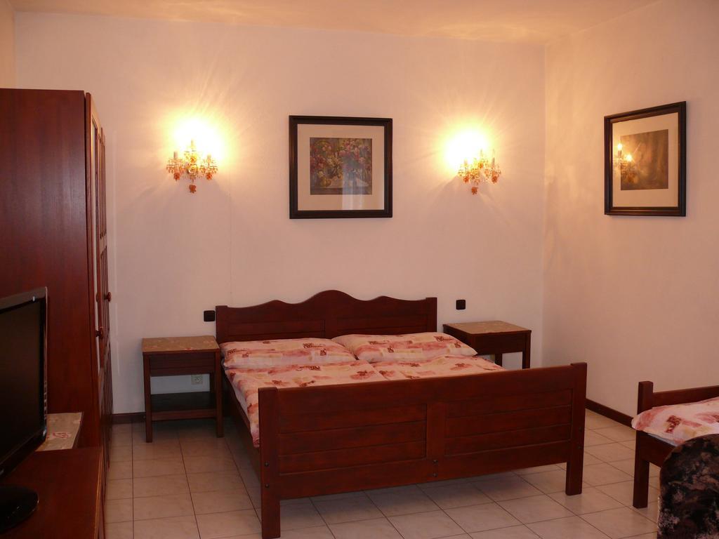 Hotel Pension A Restaurace Rudolec Český Rudolec Esterno foto